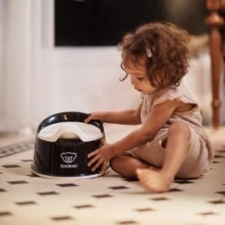 BabyBjörn Pienter Potje Zwart / Wit -Optimaal Babyartikelen Winkel babybj rn pienter potje zwart wit 3 7aae