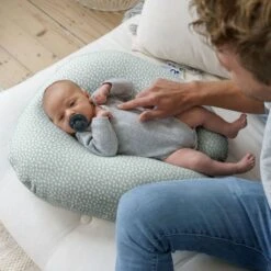 Doomoo Softy Misty Voedingskussen Pink -Optimaal Babyartikelen Winkel doomoo lifestyle softy s60 cloudykaki dsc05972 1 8863