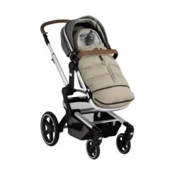 Joolz Uni Puffer Voetenzak Taupe 7 Joolz Uni Puffer Voetenzak Taupe -Optimaal Babyartikelen Winkel joolz puffer footmuff taupe 2 1873